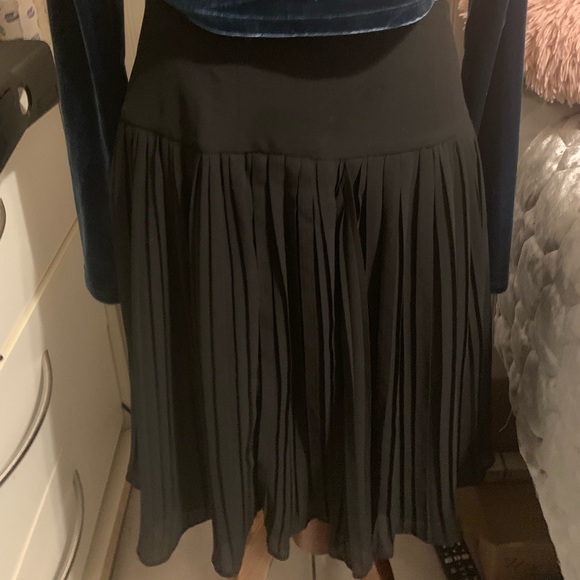 Skirt - Picture 1 of 4